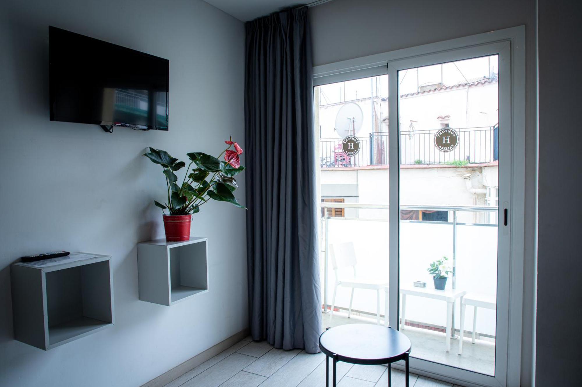 Apartamentos Comfort Calella Exterior photo